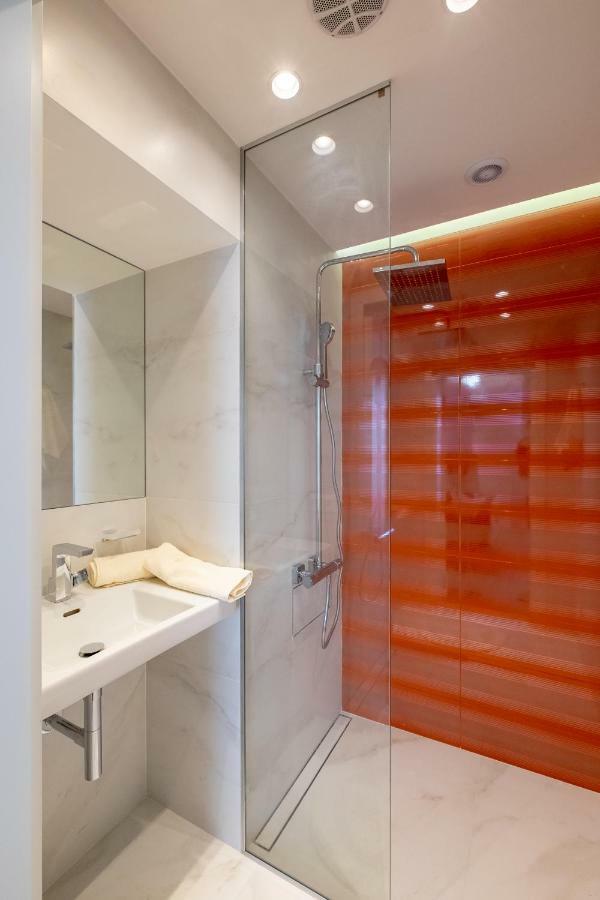 Vitosha Blvd 3-Bedroom, 2-Bathroom Lux Suite Sofia Exterior foto
